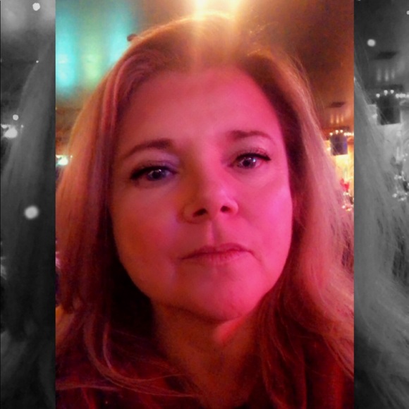 Meet your Posher, Lisa - Picture 2 of 4